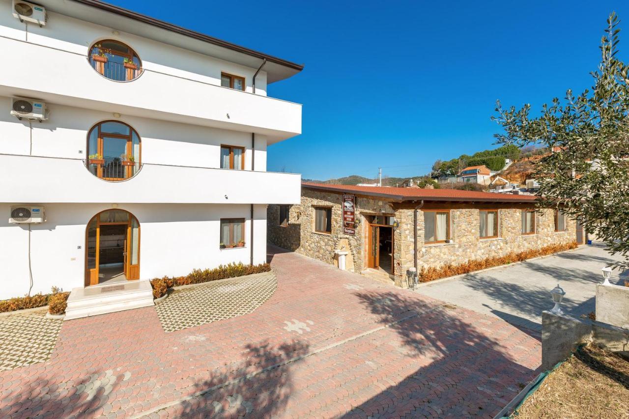 Hotel San Pietro Martin Fushe-Drac Dış mekan fotoğraf